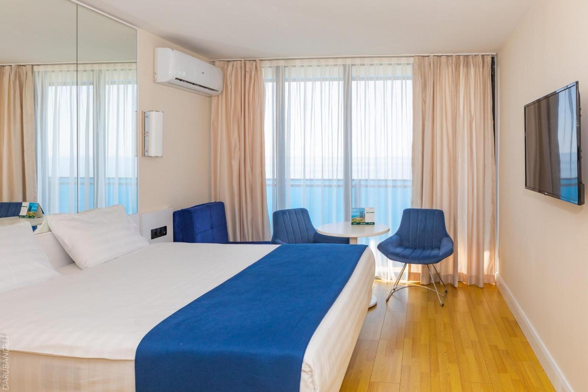 Panorama Sea View Central City Batumi & Aparthotel Exterior photo